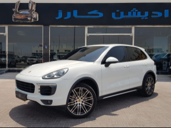 Porsche  Cayenne  S  2015  Automatic  162,000 Km  8 Cylinder  Four Wheel Drive (4WD)  SUV  White