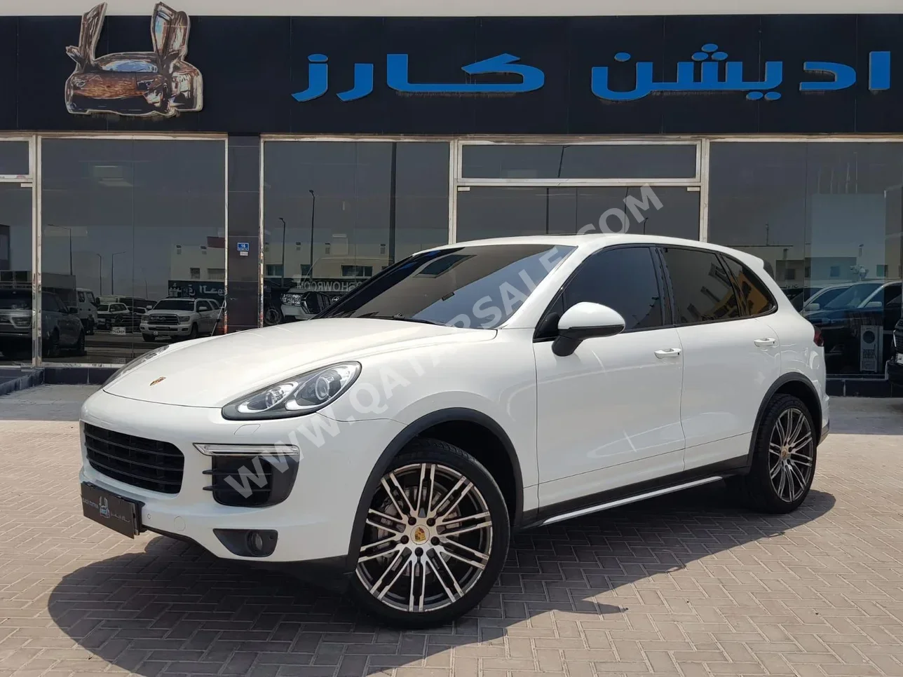 بورش  كيان  اس  2015  اوتوماتيك  162,000 كم  8 سلندر  دفع رباعي  اس يو في  أبيض