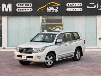 Toyota  Land Cruiser  GXR  2013  Automatic  420,000 Km  8 Cylinder  Four Wheel Drive (4WD)  SUV  White