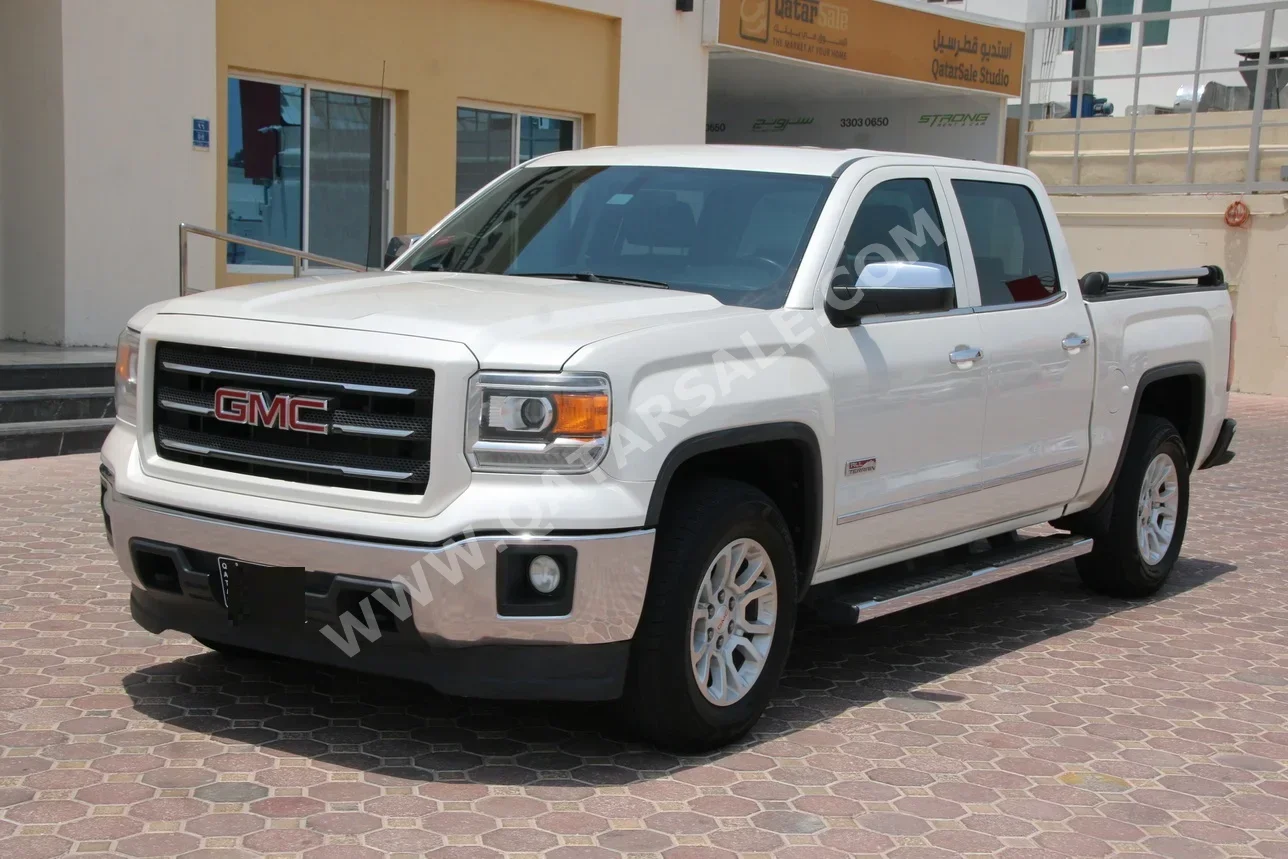 GMC  Sierra  1500  2015  Automatic  260,000 Km  8 Cylinder  Four Wheel Drive (4WD)  Pick Up  White