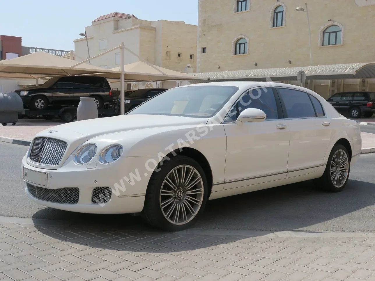 بنتلي  كونتيننتل  سبيد فلاينج سبير  2013  اوتوماتيك  25,000 كم  12 سلندر  دفع كلي مستمر  سيدان  أبيض