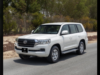 Toyota  Land Cruiser  GX  2018  Automatic  27,000 Km  6 Cylinder  Four Wheel Drive (4WD)  SUV  White