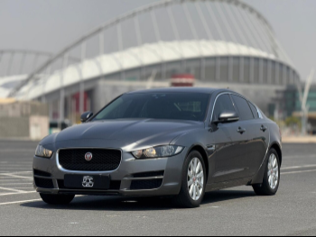 Jaguar  XE  2017  Automatic  77,000 Km  4 Cylinder  Rear Wheel Drive (RWD)  Sedan  Gray