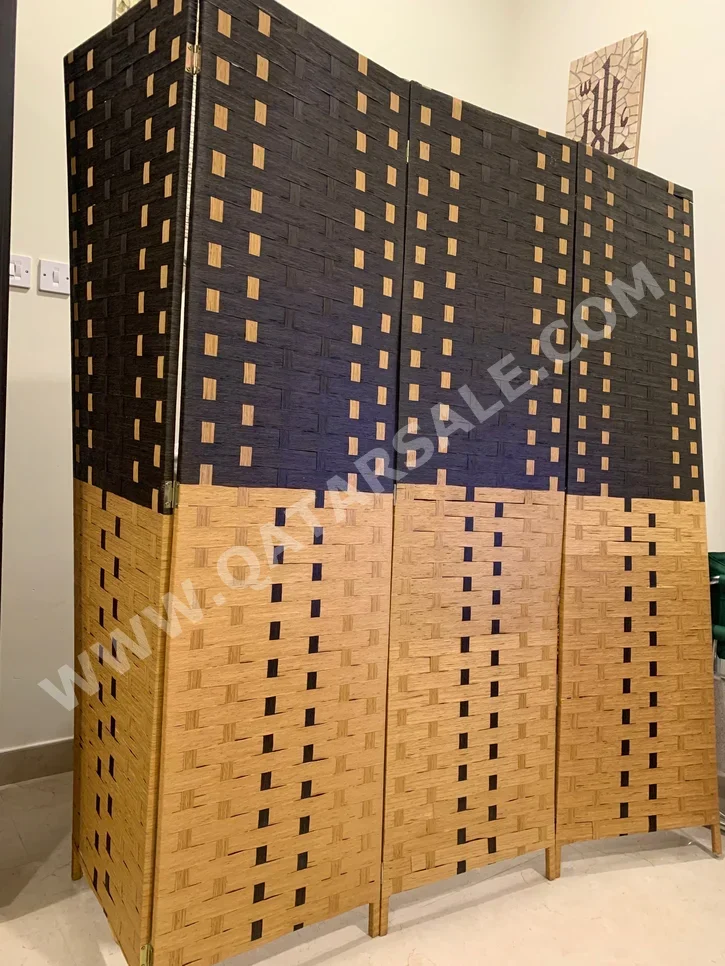 Curtains & Blinds Price Per Unit  Multicolor  Qatar