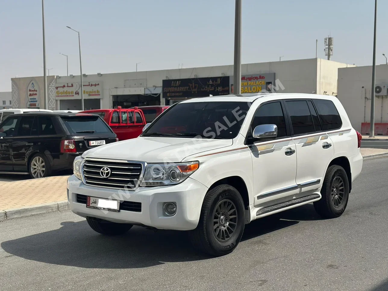 Toyota  Land Cruiser  GXR  2013  Automatic  327,000 Km  8 Cylinder  Four Wheel Drive (4WD)  SUV  White