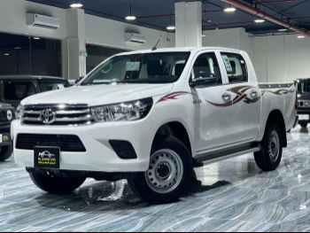 Toyota  Hilux  2025  Automatic  0 Km  4 Cylinder  Four Wheel Drive (4WD)  Pick Up  White  With Warranty