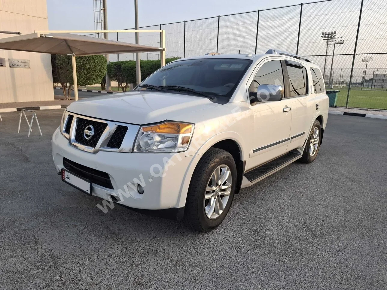 Nissan  Armada  Platinum  2013  Automatic  105,000 Km  8 Cylinder  Four Wheel Drive (4WD)  SUV  White