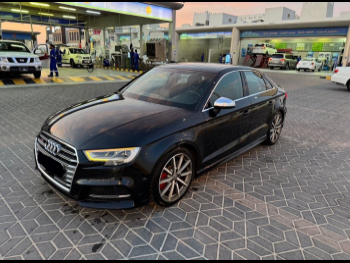 Audi  S  3  2017  Automatic  138,000 Km  4 Cylinder  All Wheel Drive (AWD)  Sedan  Black