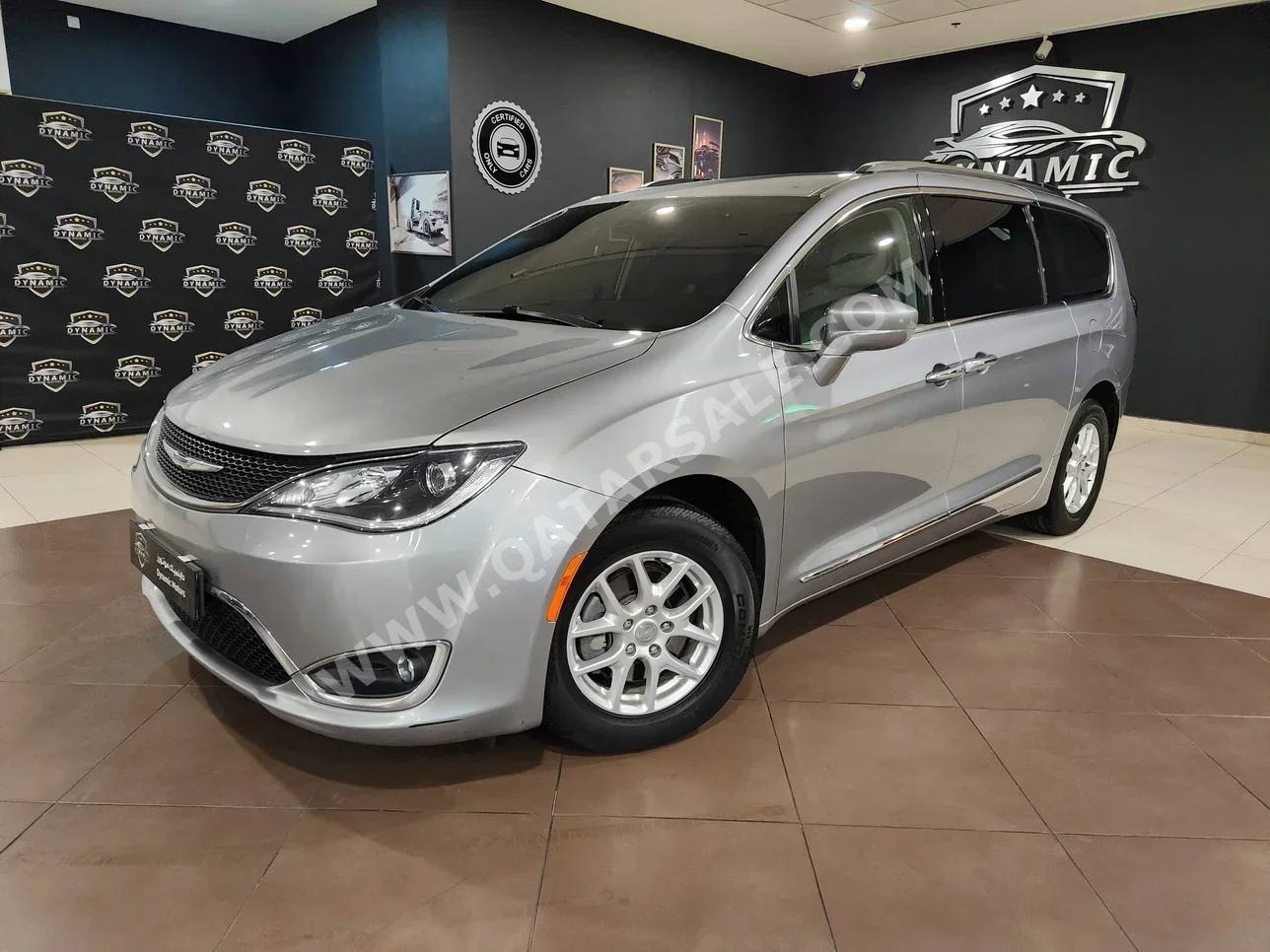 Chrysler  Pacifica  2020  Automatic  43,000 Km  6 Cylinder  Front Wheel Drive (FWD)  Van / Bus  Silver
