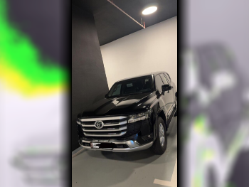 Toyota  Land Cruiser  GXR Twin Turbo  2024  Automatic  11,000 Km  6 Cylinder  Four Wheel Drive (4WD)  SUV  Black  With Warranty