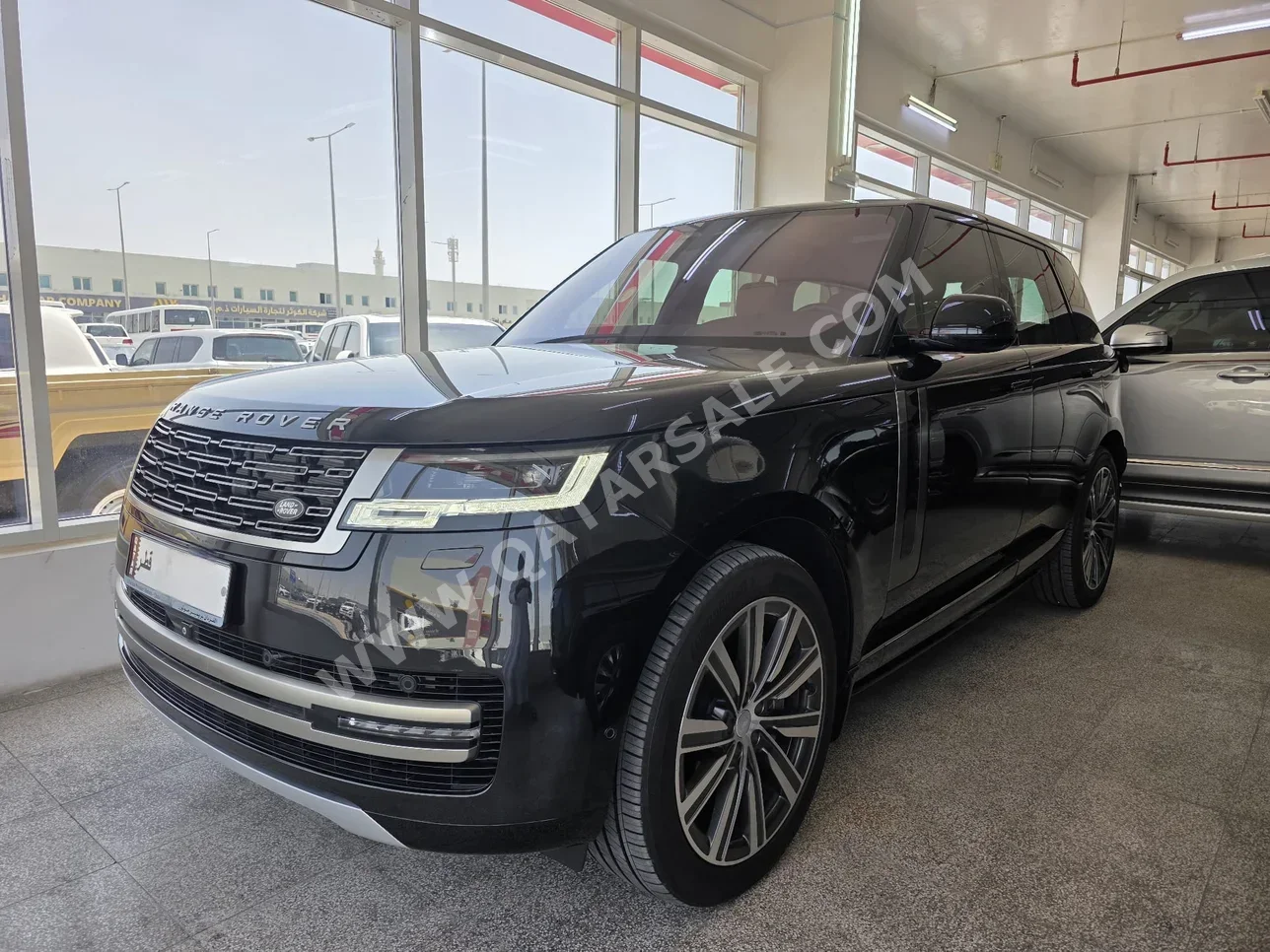 Land Rover  Range Rover  Vogue HSE  2022  Automatic  3,000 Km  8 Cylinder  Four Wheel Drive (4WD)  SUV  Black  With Warranty