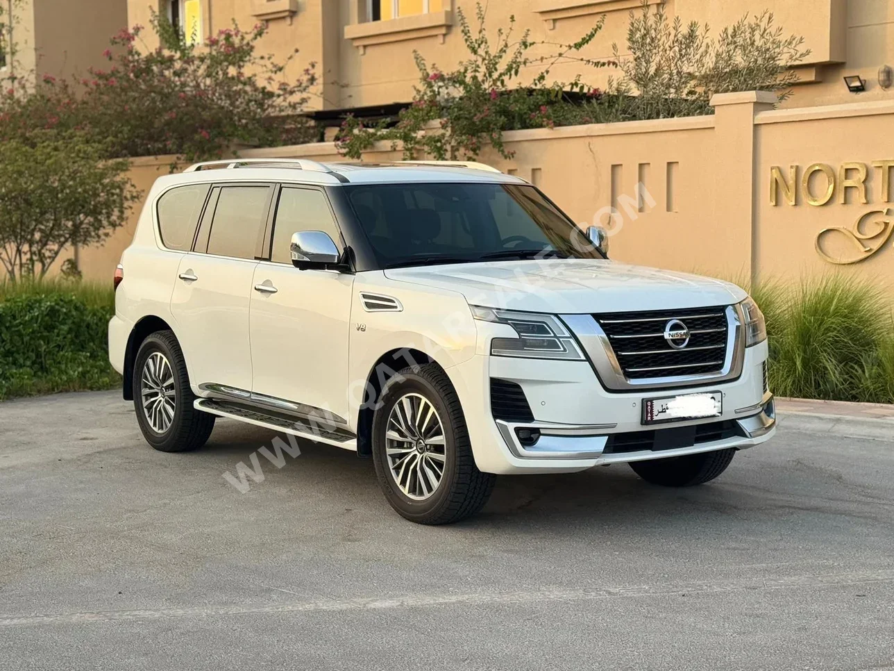 Nissan  Patrol  Platinum  2020  Automatic  98,000 Km  8 Cylinder  Four Wheel Drive (4WD)  SUV  White