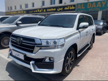 Toyota  Land Cruiser  VXR Twin Turbo  2019  Automatic  147,000 Km  8 Cylinder  Four Wheel Drive (4WD)  SUV  White