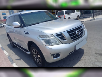 Nissan  Patrol  SE  2016  Automatic  300,000 Km  8 Cylinder  Four Wheel Drive (4WD)  SUV  Silver