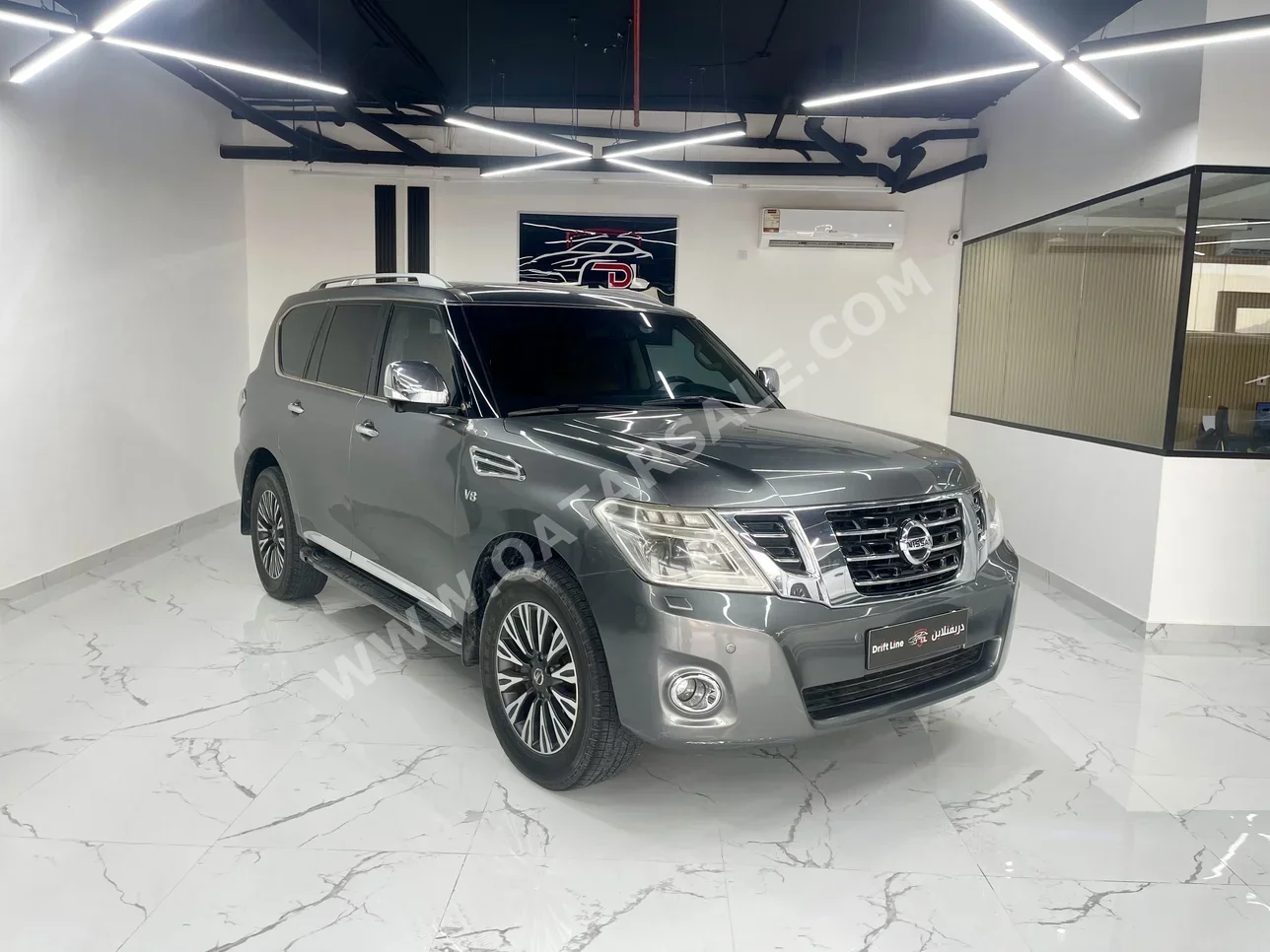 Nissan  Patrol  Platinum  2016  Automatic  282,183 Km  8 Cylinder  Four Wheel Drive (4WD)  SUV  Gray