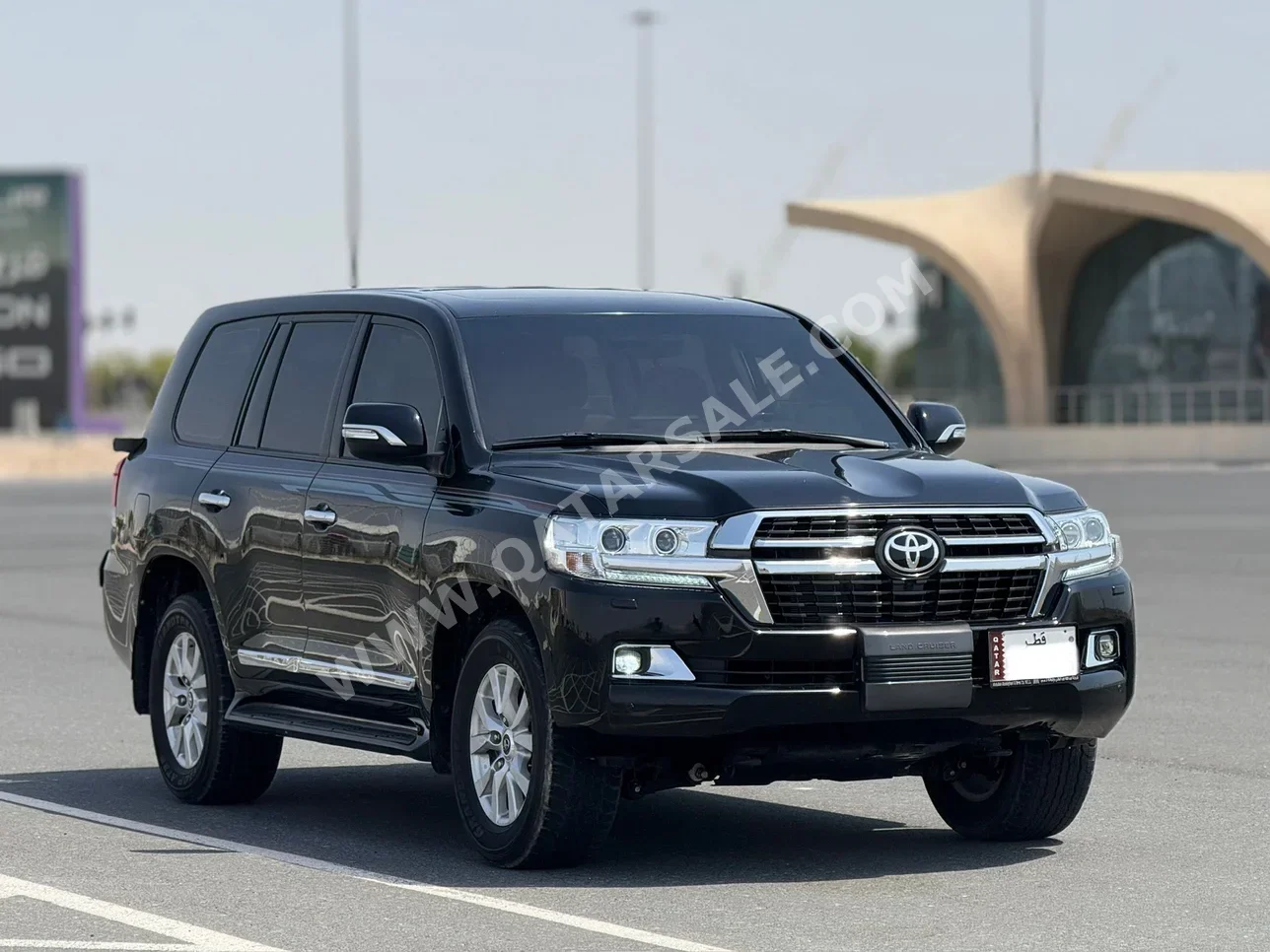 Toyota  Land Cruiser  GXR  2019  Automatic  163,000 Km  8 Cylinder  Four Wheel Drive (4WD)  SUV  Black