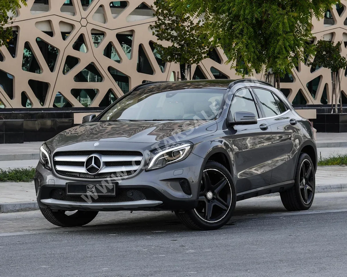 Mercedes-Benz  GLA  250  2018  Automatic  65,000 Km  4 Cylinder  Four Wheel Drive (4WD)  SUV  Gray