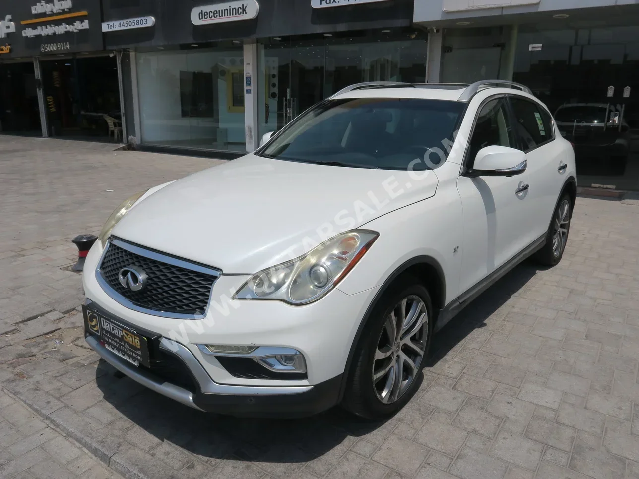 Infiniti  QX  50  2017  Automatic  82,000 Km  6 Cylinder  Four Wheel Drive (4WD)  SUV  White