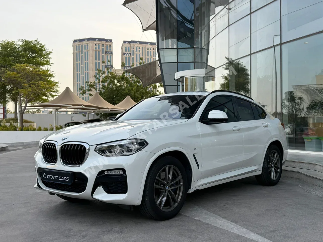 BMW  X-Series  X4  2019  Automatic  107,000 Km  4 Cylinder  Four Wheel Drive (4WD)  SUV  White  With Warranty