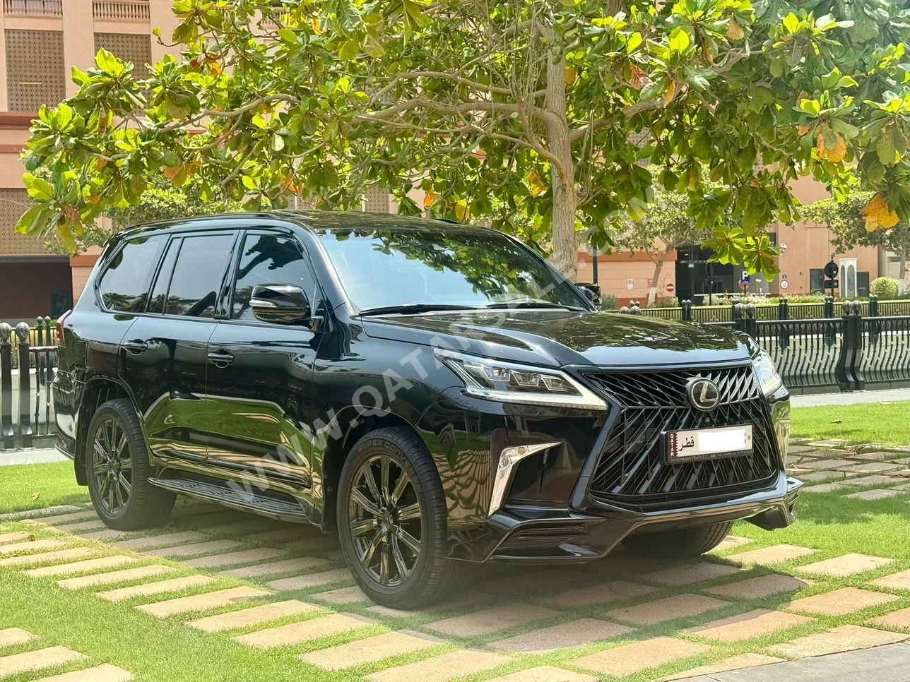 لكزس  ال اكس  570 اس  2019  اوتوماتيك  128,000 كم  8 سلندر  دفع رباعي  اس يو في  أسود