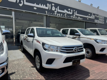 Toyota  Hilux  2025  Manual  0 Km  4 Cylinder  Four Wheel Drive (4WD)  Pick Up  White  With Warranty