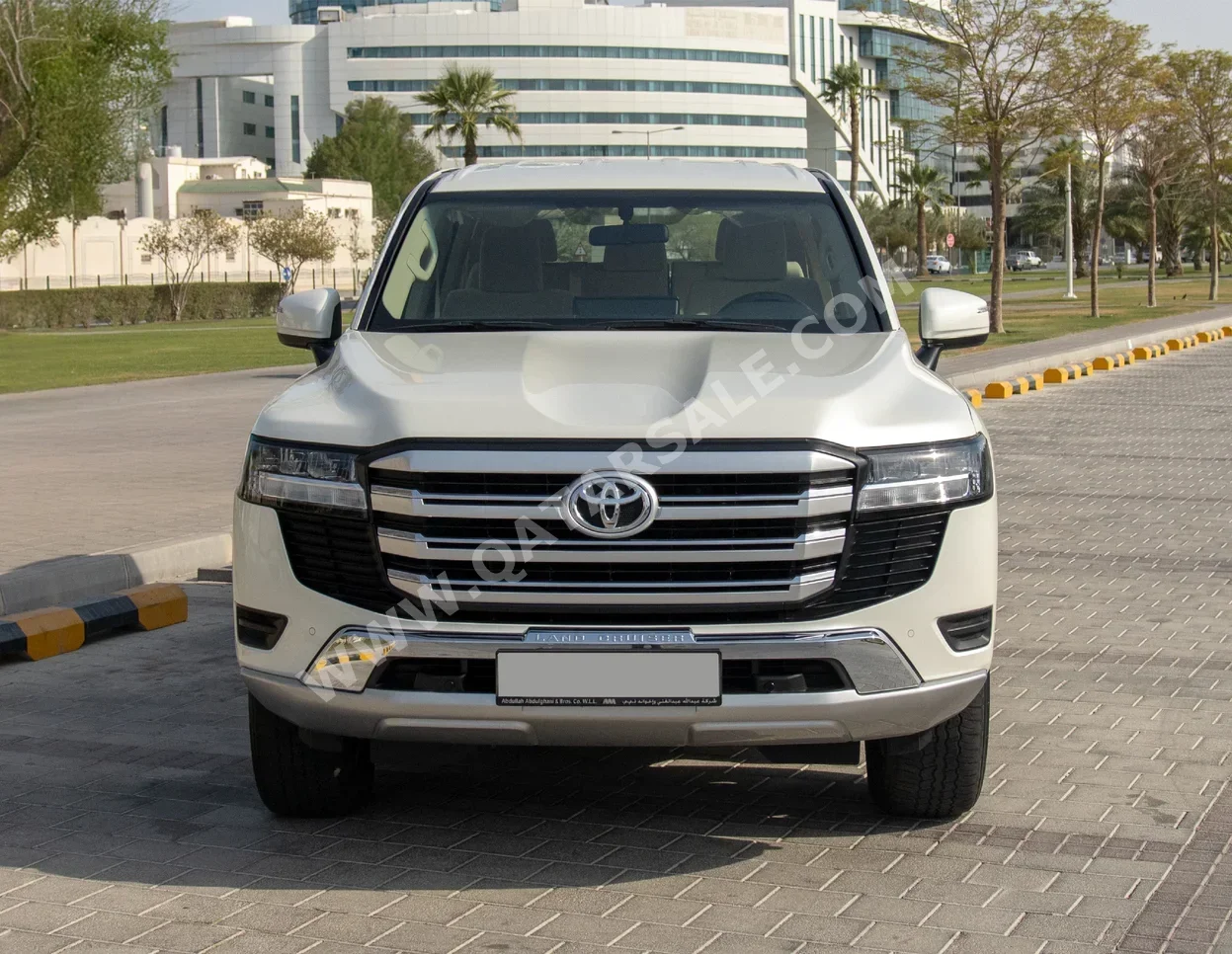 Toyota  Land Cruiser  GXR  2022  Automatic  50,000 Km  6 Cylinder  Four Wheel Drive (4WD)  SUV  White