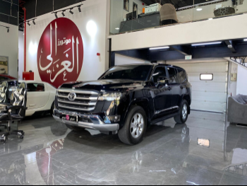 تويوتا  لاند كروزر  جي اكس ار  2024  اوتوماتيك  23,000 كم  6 سلندر  دفع رباعي  اس يو في  أسود  تحت الضمان
