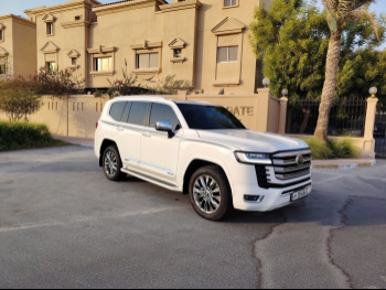 Toyota  Land Cruiser  VXR  2023  Automatic  52,000 Km  6 Cylinder  Four Wheel Drive (4WD)  SUV  White  With Warranty