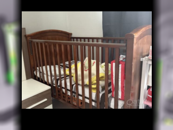 Kids Beds - Baby Crib  - Brown