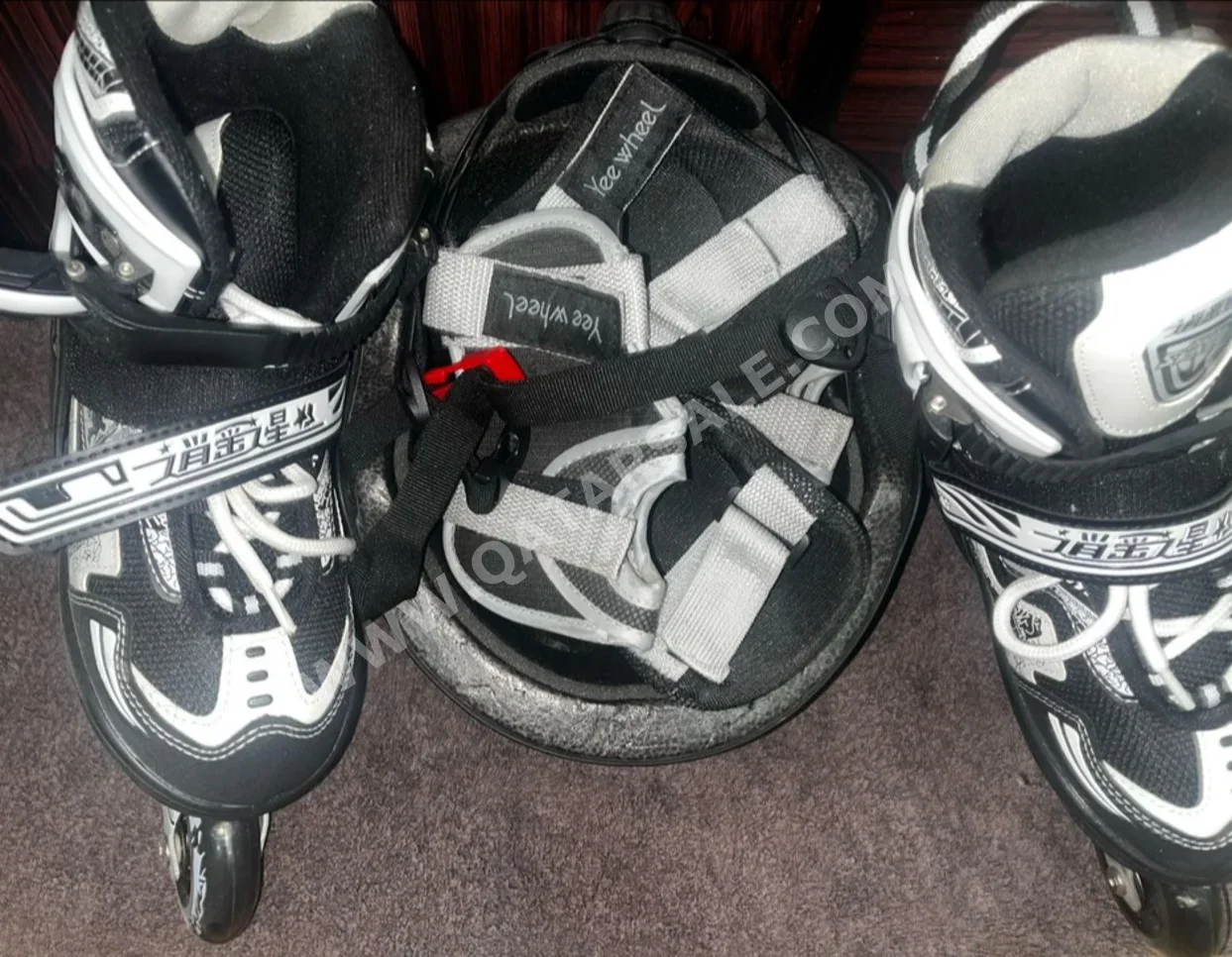 Sports Shoes Skate  for Men  size 40