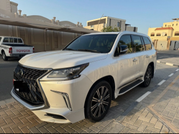 Lexus  LX  570 S  2018  Automatic  160,000 Km  8 Cylinder  Four Wheel Drive (4WD)  SUV  White
