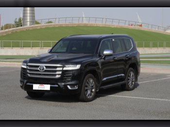 Toyota  Land Cruiser  VX Twin Turbo  2024  Automatic  39,000 Km  6 Cylinder  Four Wheel Drive (4WD)  SUV  Black  With Warranty