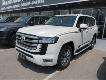 Toyota  Land Cruiser  GXR Twin Turbo  2024  Automatic  54,000 Km  6 Cylinder  Four Wheel Drive (4WD)  SUV  White  With Warranty