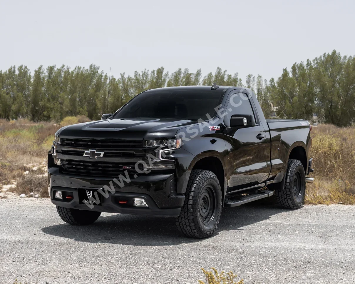 Chevrolet  Silverado  Trail Boss  2022  Automatic  53,000 Km  8 Cylinder  Four Wheel Drive (4WD)  Pick Up  Black  With Warranty