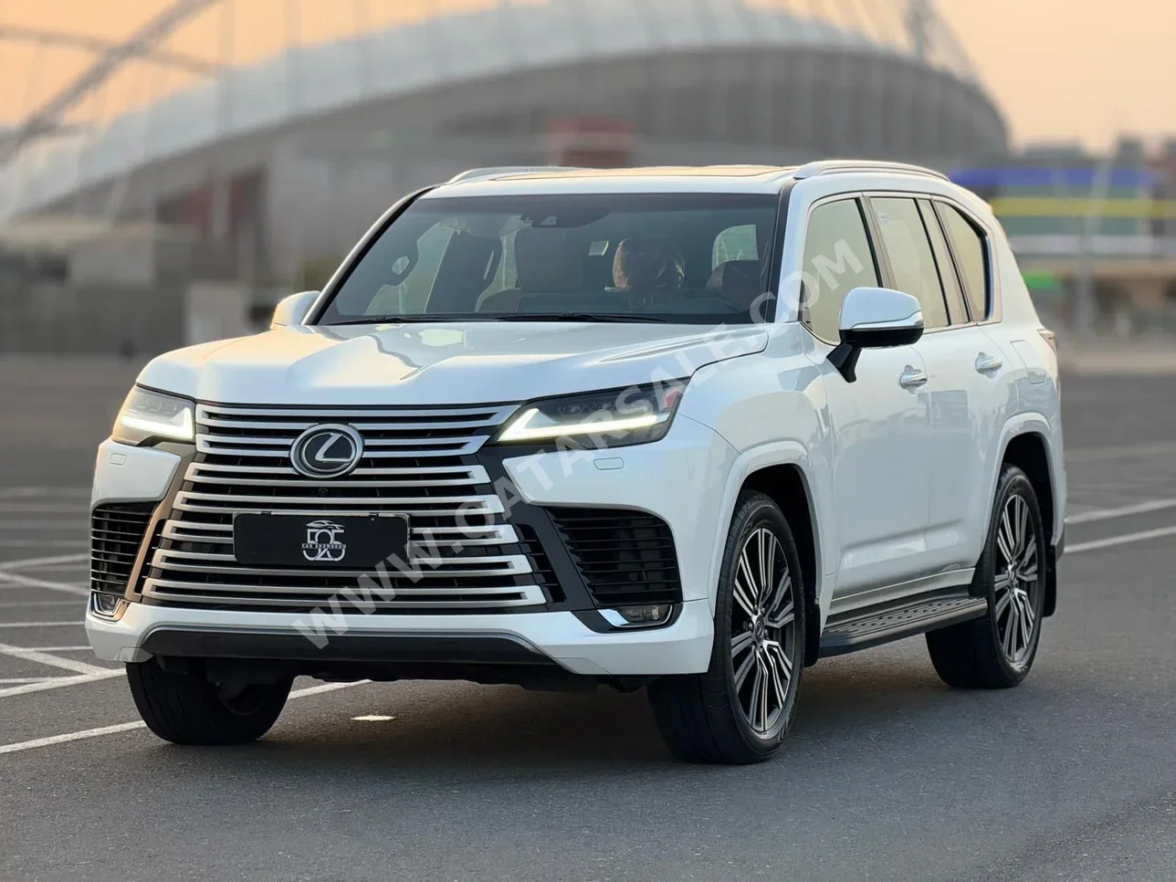 Lexus  LX  600 Luxury  2024  Automatic  16,000 Km  6 Cylinder  Four Wheel Drive (4WD)  SUV  White  With Warranty