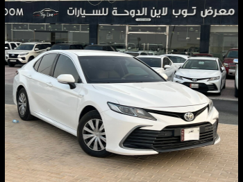 Toyota  Camry  LE  2021  Automatic  270,000 Km  4 Cylinder  Front Wheel Drive (FWD)  Sedan  White