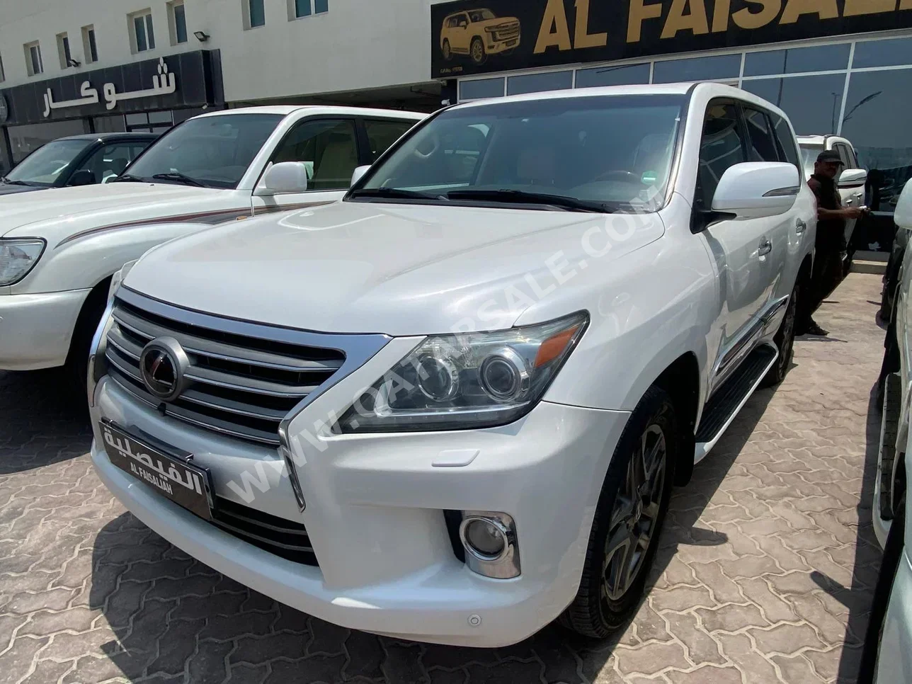 Lexus  LX  570  2013  Automatic  349,000 Km  8 Cylinder  Four Wheel Drive (4WD)  SUV  White
