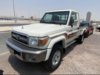 Toyota  Land Cruiser  LX  2019  Manual  280,000 Km  6 Cylinder  Four Wheel Drive (4WD)  Pick Up  White