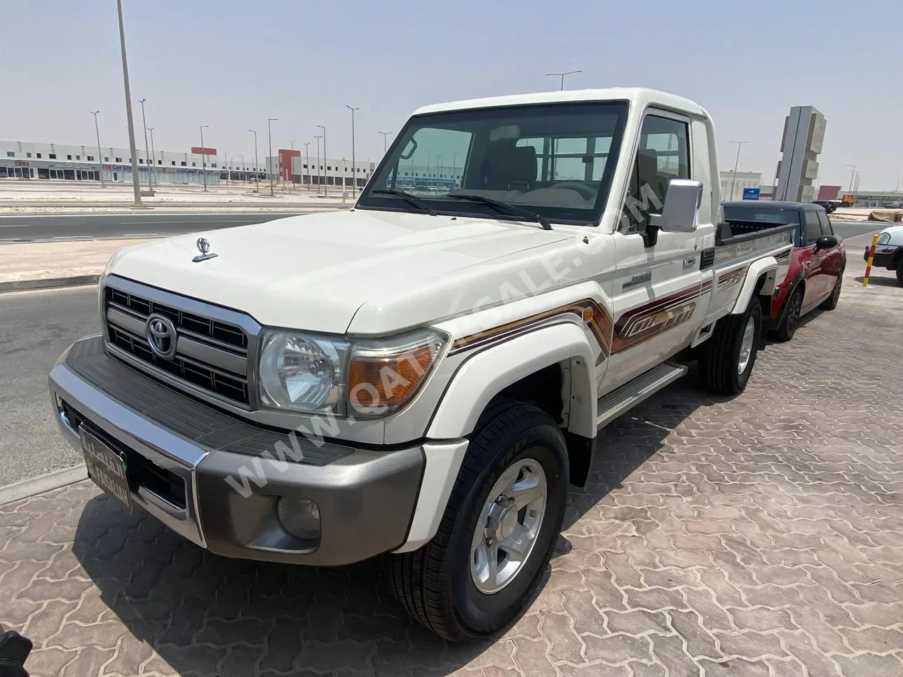 Toyota  Land Cruiser  LX  2019  Manual  280,000 Km  6 Cylinder  Four Wheel Drive (4WD)  Pick Up  White