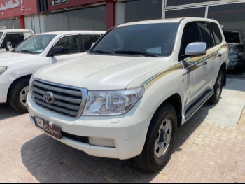 Toyota  Land Cruiser  VXR  2009  Automatic  565,000 Km  8 Cylinder  Four Wheel Drive (4WD)  SUV  White