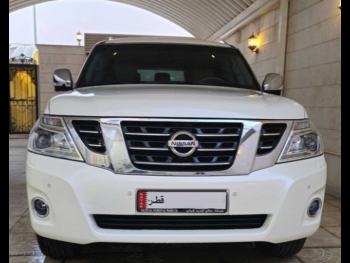 Nissan  Patrol  Platinum  2016  Automatic  196,000 Km  8 Cylinder  Four Wheel Drive (4WD)  SUV  White