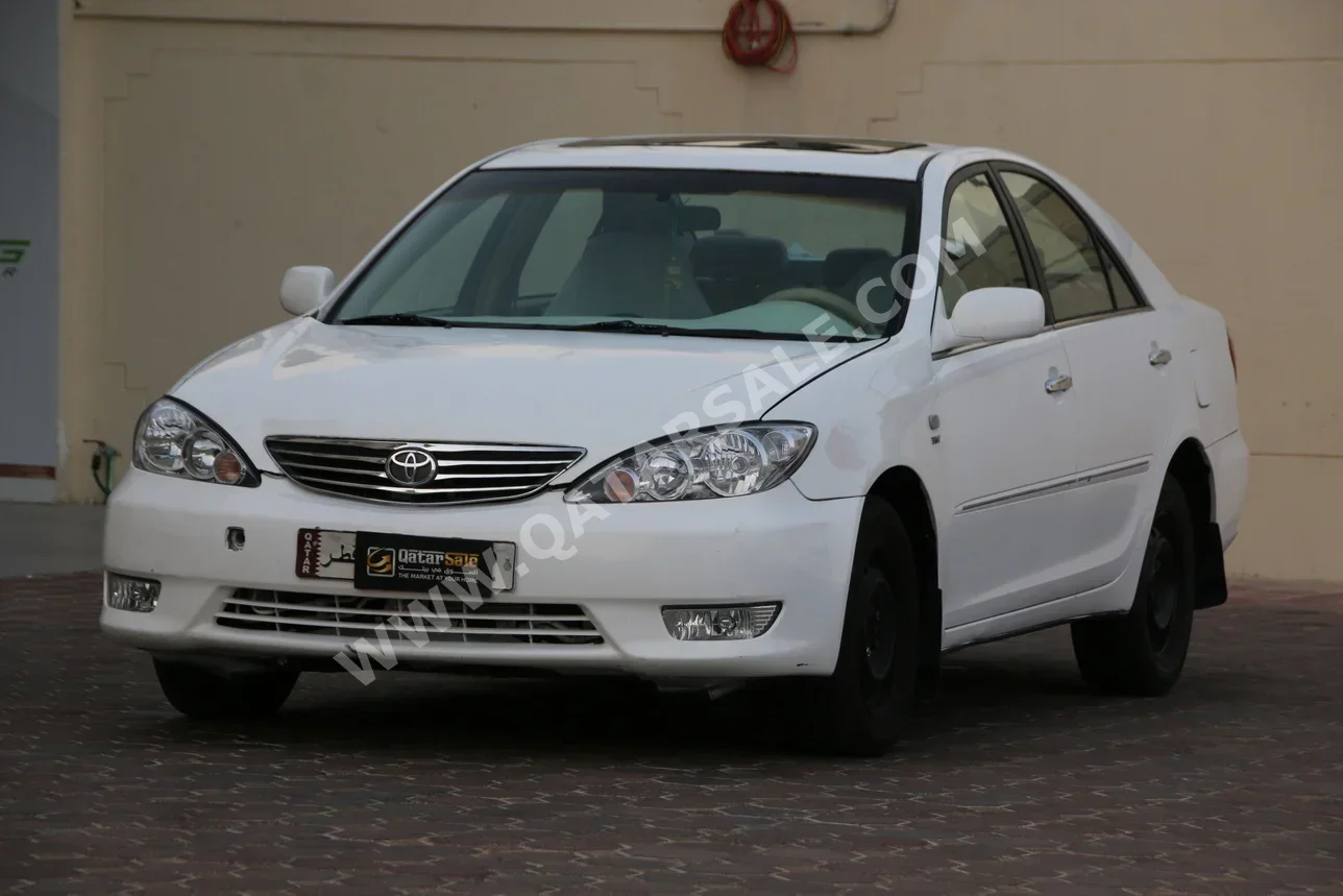 تويوتا  كامري  جي ال اي  2005  اوتوماتيك  309,000 كم  4 سلندر  سيدان  أبيض