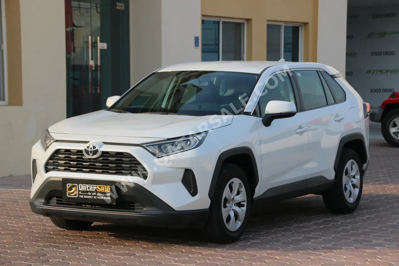 Toyota  Rav 4  2023  Automatic  62,000 Km  4 Cylinder  Front Wheel Drive (FWD)  SUV  Pearl  With Warranty