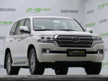 Toyota  Land Cruiser  VXR  2016  Automatic  86,000 Km  8 Cylinder  Four Wheel Drive (4WD)  SUV  White