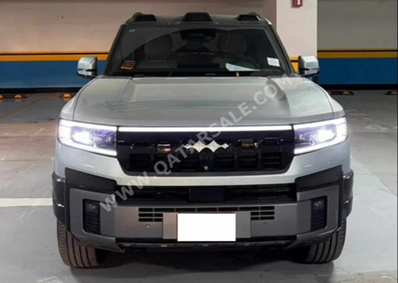 BYD  Leopard 8  Flagship  2025  Automatic  0 Km  4 Cylinder  Four Wheel Drive (4WD)  SUV  Silver  With Warranty