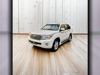 Toyota  Land Cruiser  VXR  2015  Automatic  308,000 Km  8 Cylinder  Four Wheel Drive (4WD)  SUV  White