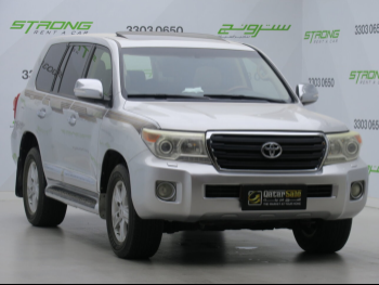 Toyota  Land Cruiser  GXR  2013  Automatic  270,000 Km  8 Cylinder  Four Wheel Drive (4WD)  SUV  Silver