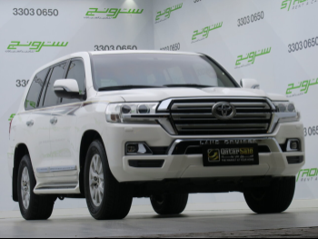 Toyota  Land Cruiser  GXR  2018  Automatic  364,000 Km  8 Cylinder  Four Wheel Drive (4WD)  SUV  White