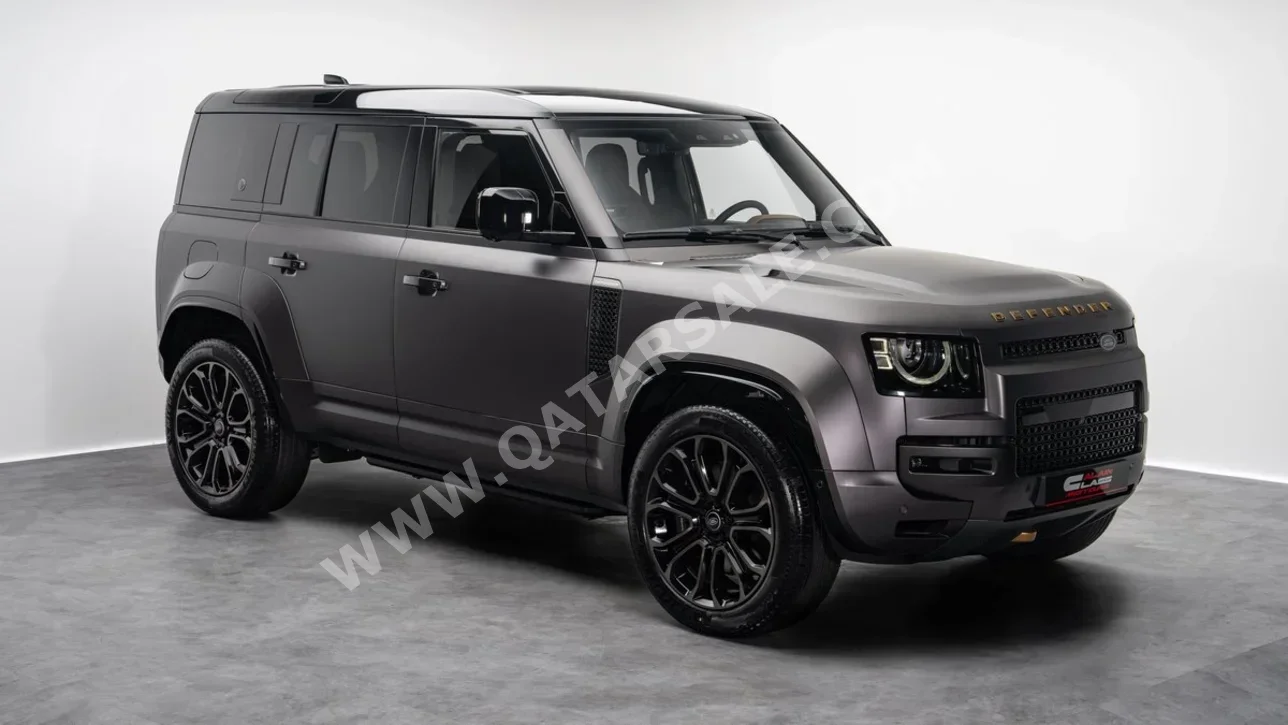 Land Rover  Defender  110  2025  Automatic  0 Km  6 Cylinder  Four Wheel Drive (4WD)  SUV  Gray  With Warranty