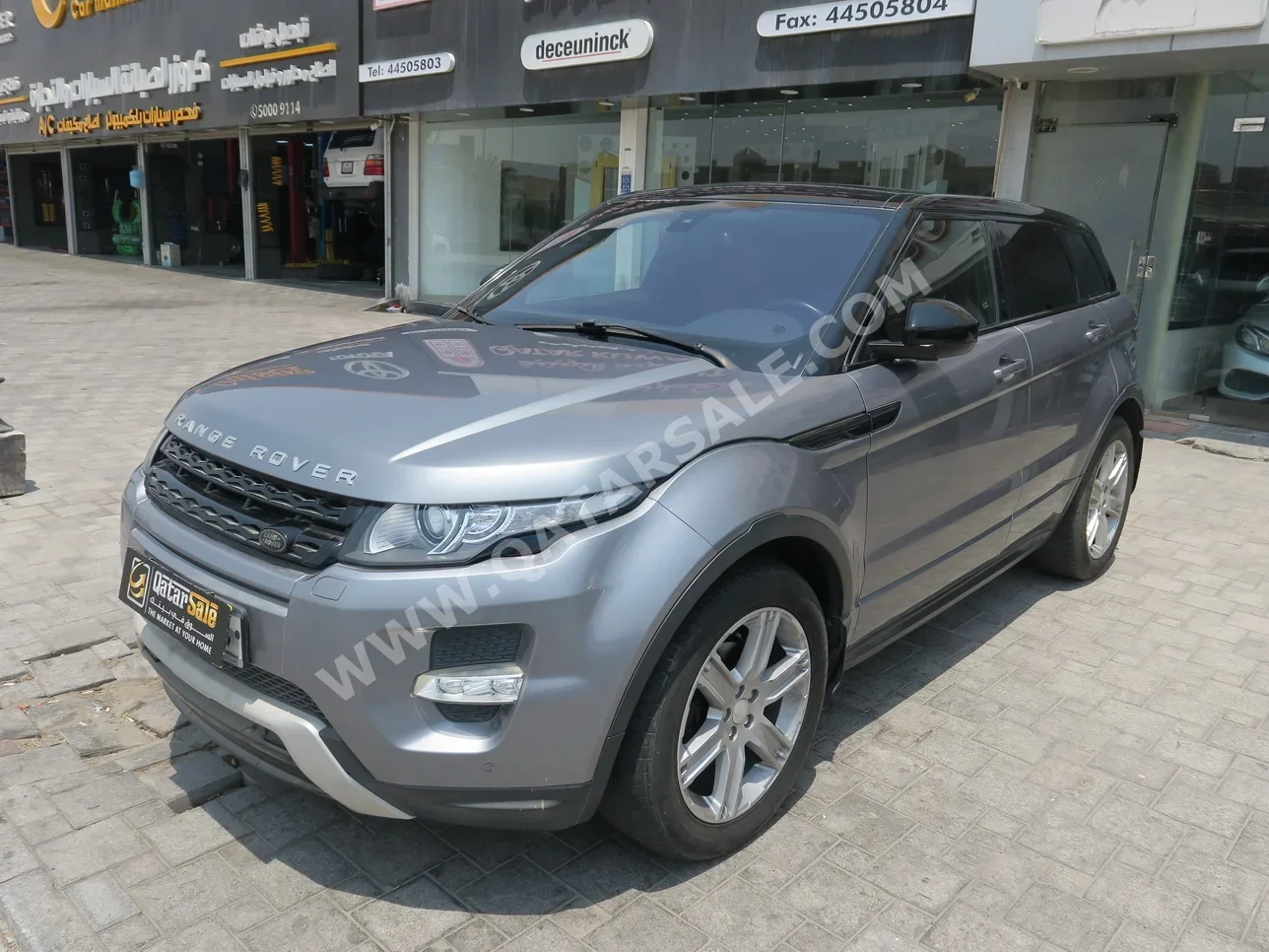 Land Rover  Evoque  2015  Automatic  60,000 Km  4 Cylinder  Four Wheel Drive (4WD)  SUV  Gray